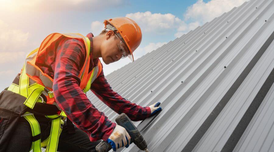 Professional Emergency Roof Repairs services in George West, TX